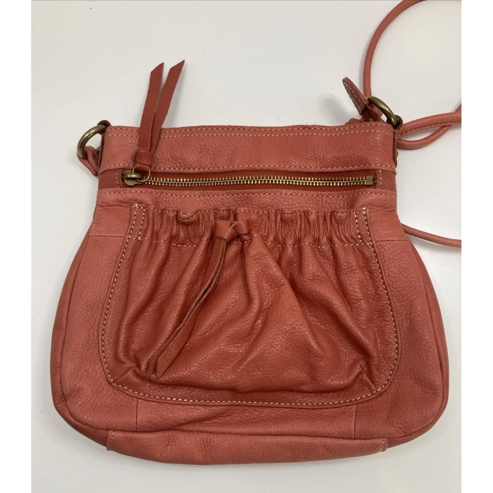 Vtg FOSSIL Coral Red Leather Crossbody Purse Bag‎ W/FOSSIL retail Card